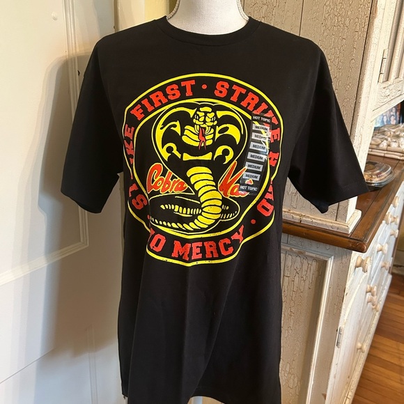 Hot Topic Cobra Kai Graphic Tee - Picture 1 of 9